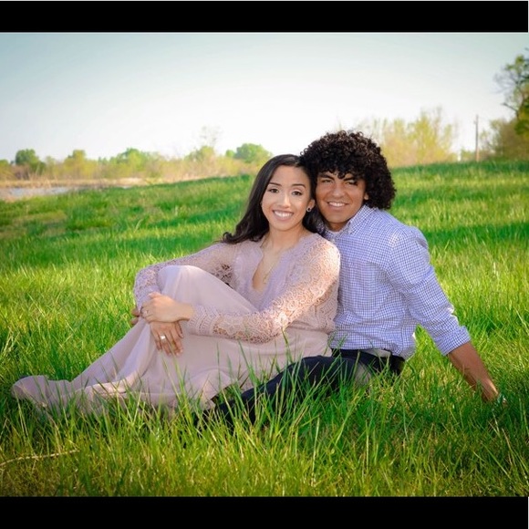 Meet your Posher, Carlos Sosa, feel free to offer - Picture 2 of 2